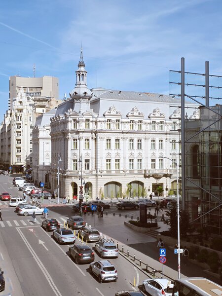 Calea Victoriei, 2 camere, 65 mp, mobilat, balcon.