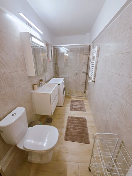 Calea Victoriei, 2 camere, 65 mp, mobilat, balcon.