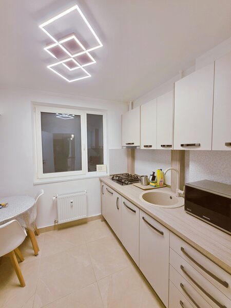 Calea Victoriei, 2 camere, 65 mp, mobilat, balcon.