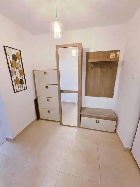 Calea Victoriei, 2 camere, 65 mp, mobilat, balcon.